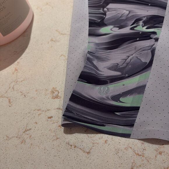 Lululemon Swift ventilated running tank SZ 2 - Picture 10 of 12